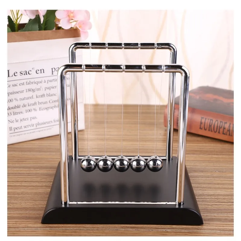 Newton's Cradle Balance Steel  – Home Office Architecture Bewertung und Preis